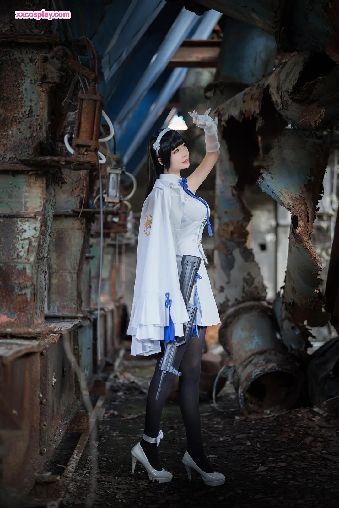 Ai Laoshi PhD as Rapi - Nikke Cosplay